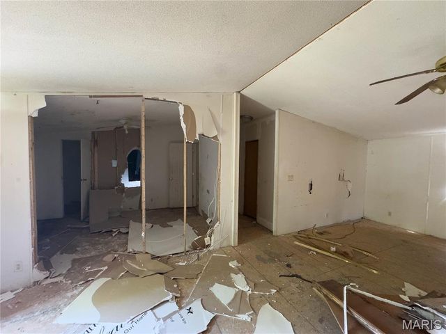 5592 Briarwood Drive, House Springs, MO 63051
