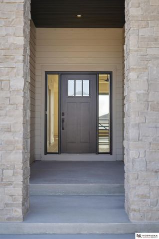 8853 Calamus River Road, Lincoln, NE 68520