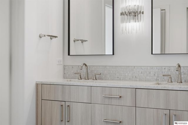 8853 Calamus River Road, Lincoln, NE 68520