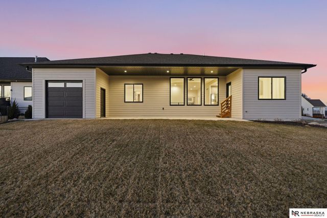 8853 Calamus River Road, Lincoln, NE 68520