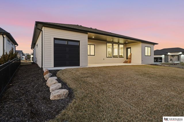 8853 Calamus River Road, Lincoln, NE 68520