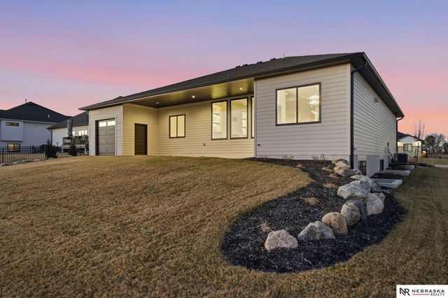 8853 Calamus River Road, Lincoln, NE 68520