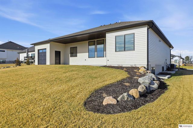 8853 Calamus River Road, Lincoln, NE 68520