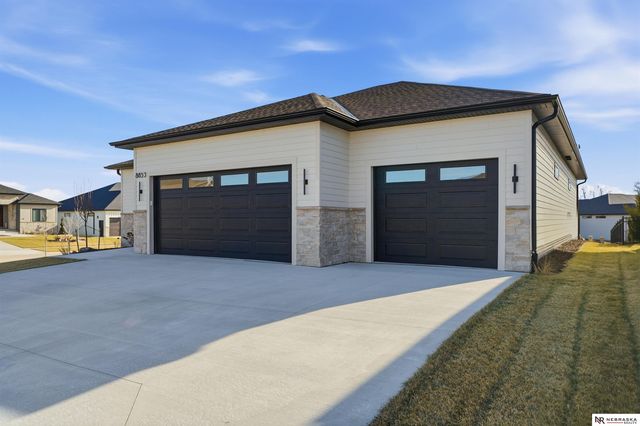 8853 Calamus River Road, Lincoln, NE 68520