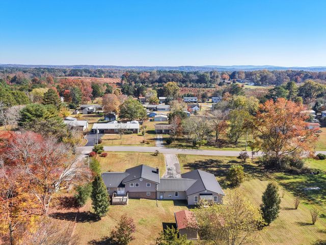 906 Diamond Circle, Lafayette, GA 30728