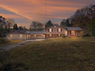 906 Diamond Circle, Lafayette, GA 30728