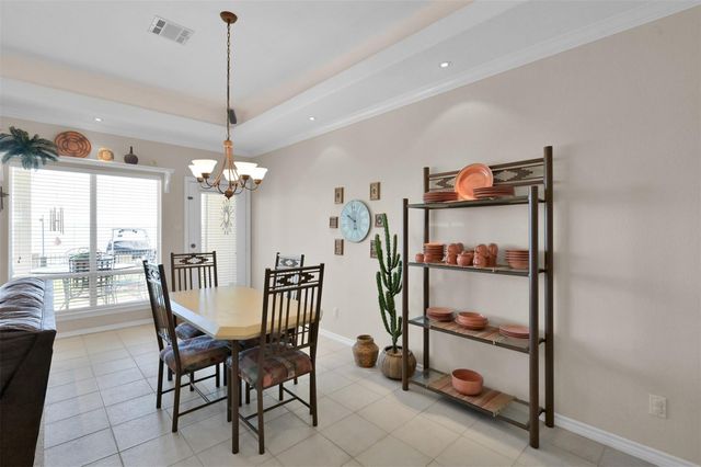 15 Regency Point, Conroe, TX 77356