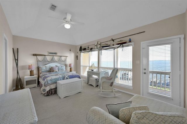 15 Regency Point, Conroe, TX 77356