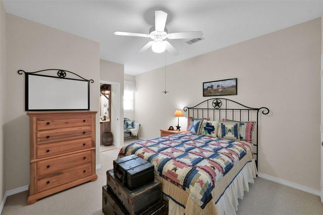 15 Regency Point, Conroe, TX 77356