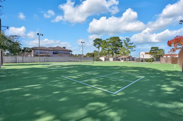 15 Regency Point, Conroe, TX 77356