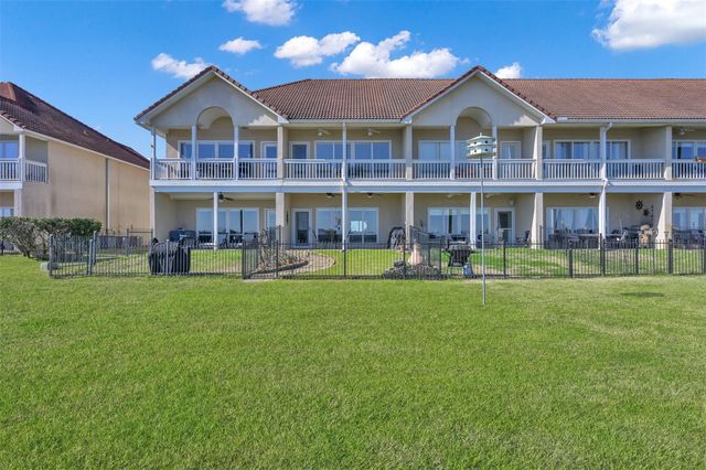 15 Regency Point, Conroe, TX 77356