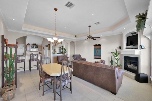 15 Regency Point, Conroe, TX 77356