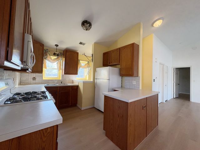 2611 Cedar Glade Drive 201, Naperville, IL 60564