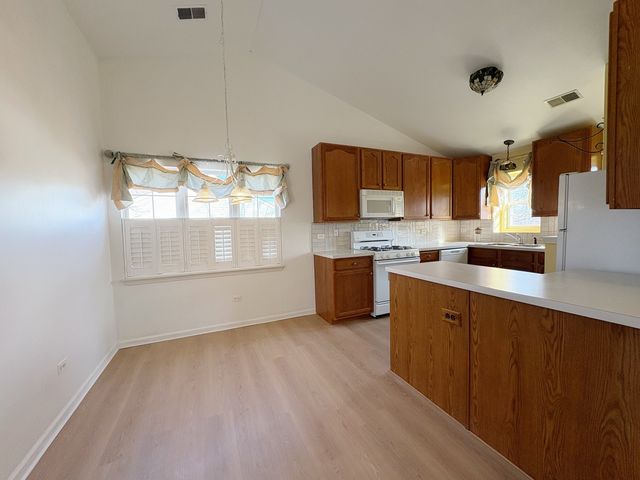 2611 Cedar Glade Drive 201, Naperville, IL 60564