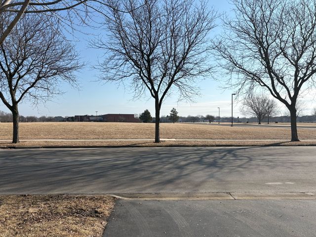 2611 Cedar Glade Drive 201, Naperville, IL 60564