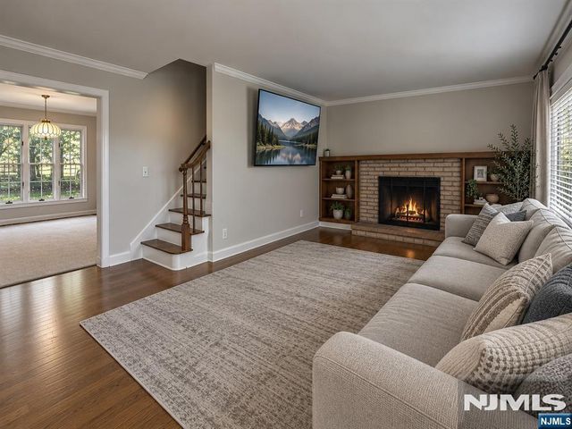 160 Spring Valley Road, Park Ridge, NJ 07656