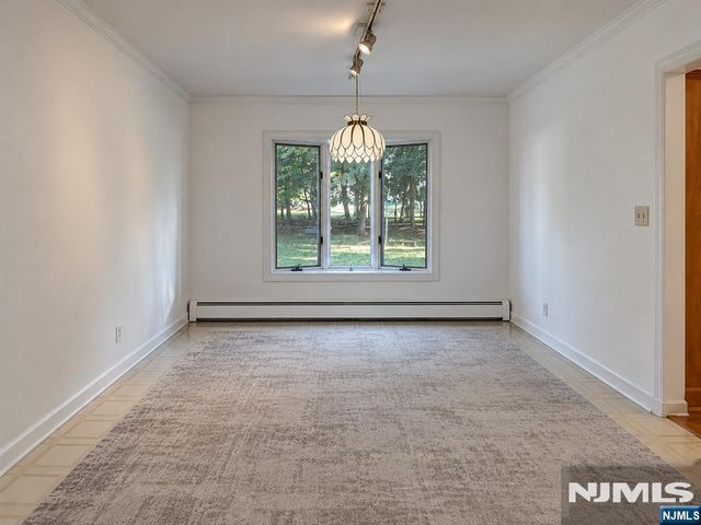 160 Spring Valley Road, Park Ridge, NJ 07656
