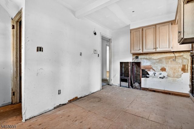 400 Douglas Rd, Roselle Boro, NJ 07203