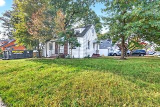 400 Douglas Rd, Roselle Boro, NJ 07203