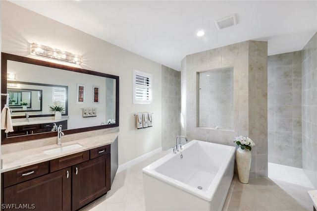 10126 Palazzo DR, Naples, FL 34119