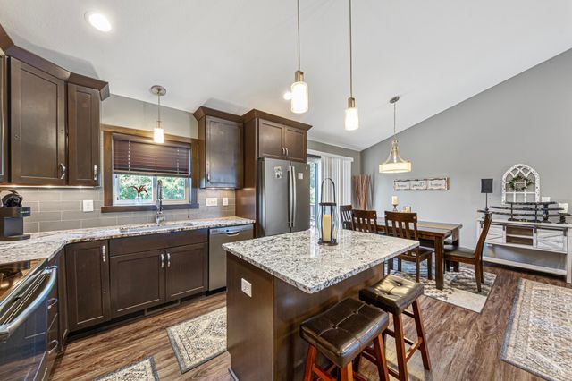 1285 Turnberry Drive SE, Rochester, MN 55904
