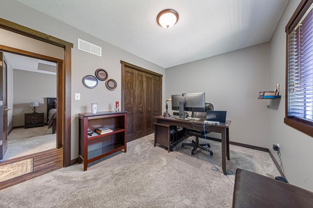 1285 Turnberry Drive SE, Rochester, MN 55904