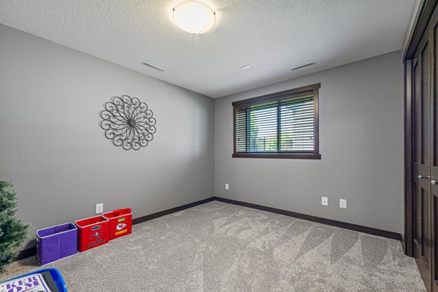 1285 Turnberry Drive SE, Rochester, MN 55904