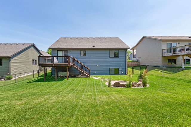 1285 Turnberry Drive SE, Rochester, MN 55904