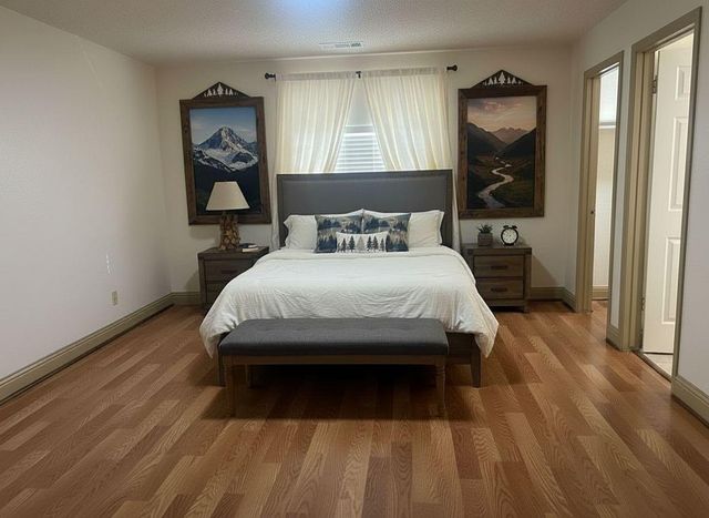 555 W Ashcroft Avenue, Clovis, CA 93612