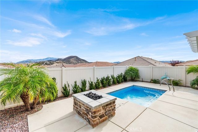 372 Linnea Fields, Beaumont, CA 92223