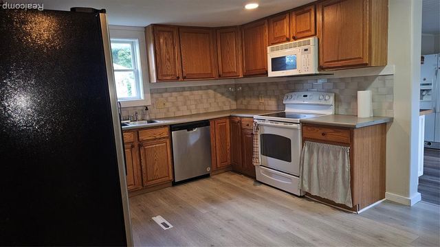 200 W Fauble Street, Durand, MI 48429