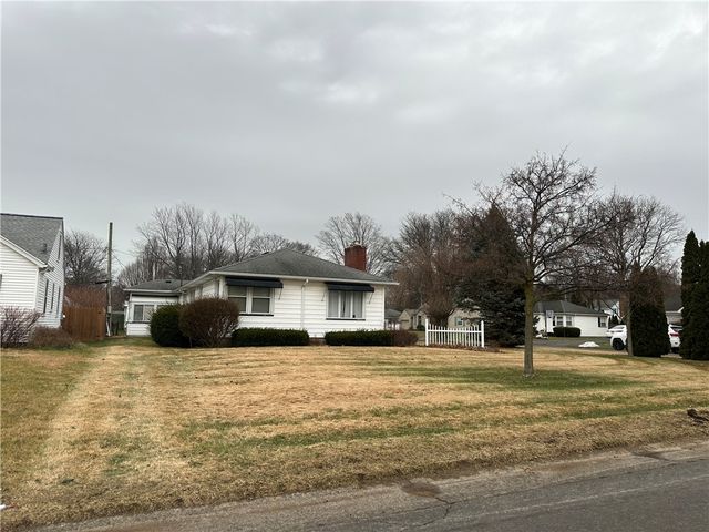 99 Newfield Drive, Greece, NY 14616