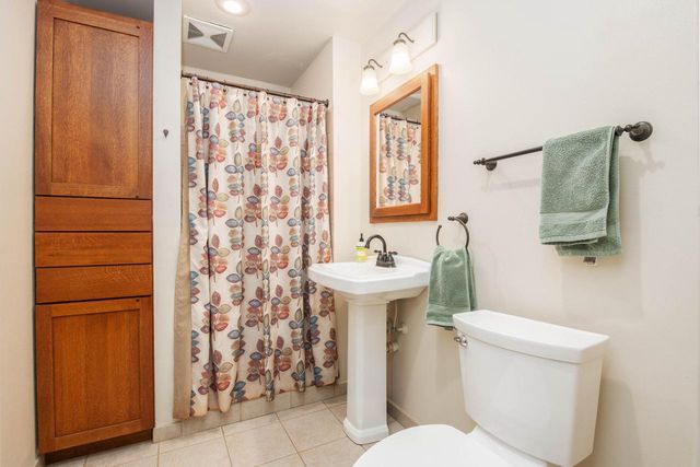 W304N2426 Maple AVENUE, Pewaukee, WI 53072