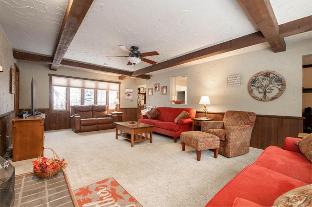 W304N2426 Maple AVENUE, Pewaukee, WI 53072