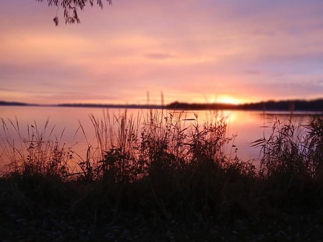 W304N2426 Maple AVENUE, Pewaukee, WI 53072