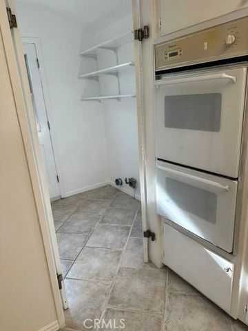 17214 Tulsa, Los Angeles, CA 91344