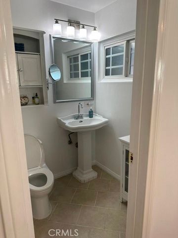17214 Tulsa, Los Angeles, CA 91344