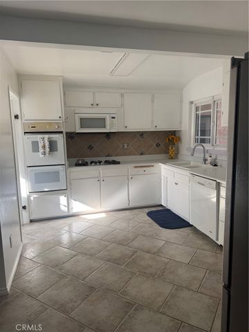 17214 Tulsa, Los Angeles, CA 91344