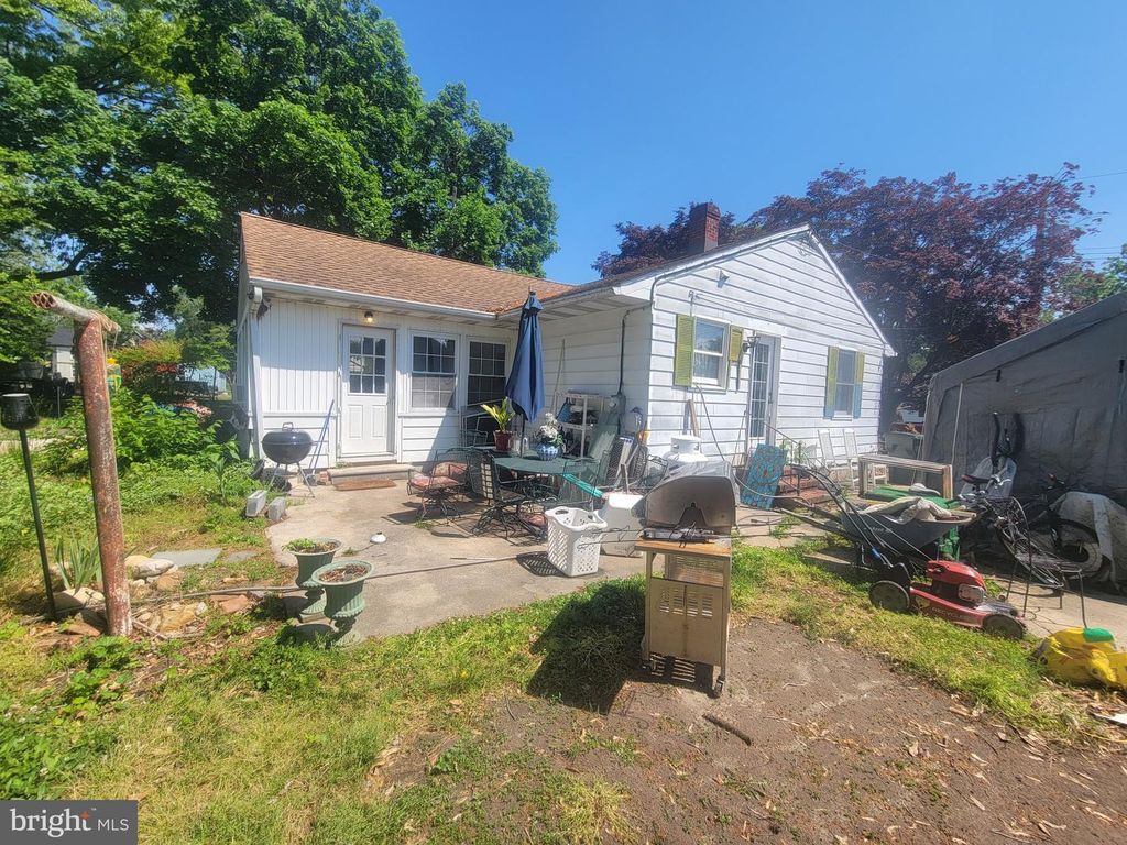 Image 10 of property listing at 302 NOBLE ST, Hurlock, MD 21643