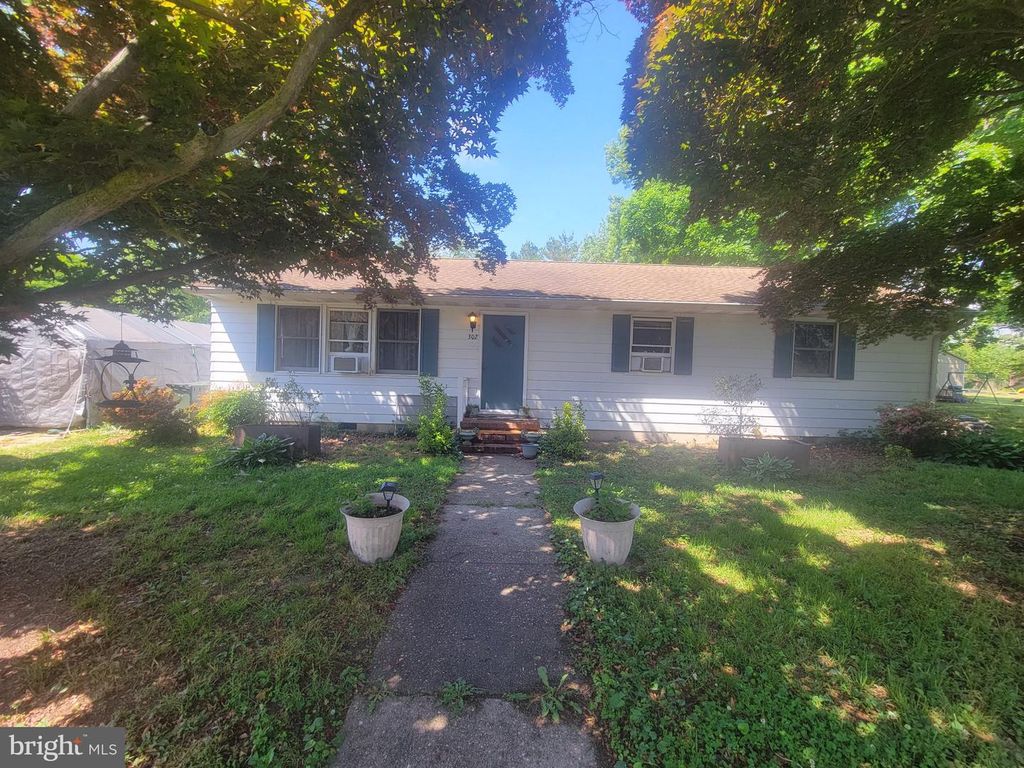 Image 5 of property listing at 302 NOBLE ST, Hurlock, MD 21643