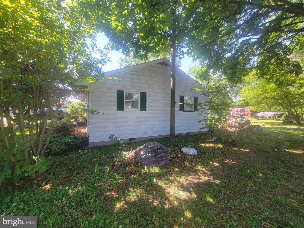Image 6 of property listing at 302 NOBLE ST, Hurlock, MD 21643