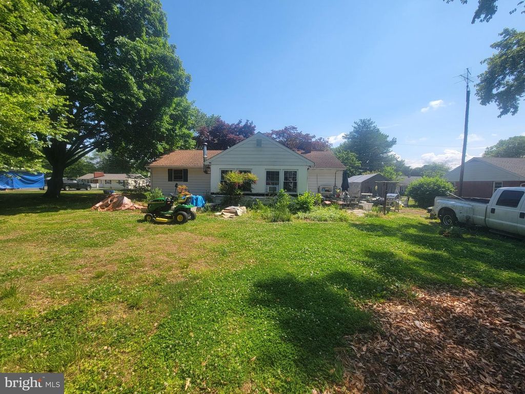Image 9 of property listing at 302 NOBLE ST, Hurlock, MD 21643