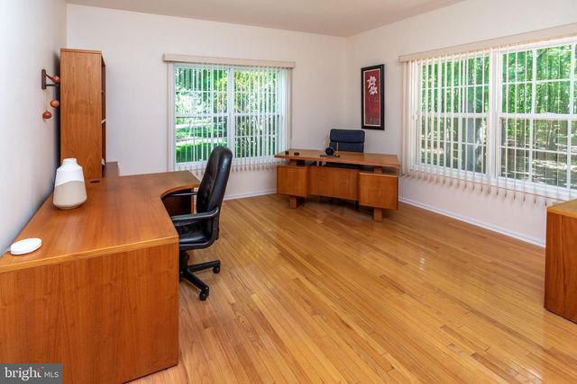 1 SYLVIA WAY, Robbinsville, NJ 08691