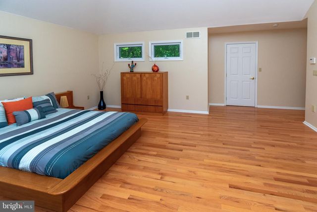 1 SYLVIA WAY, Robbinsville, NJ 08691