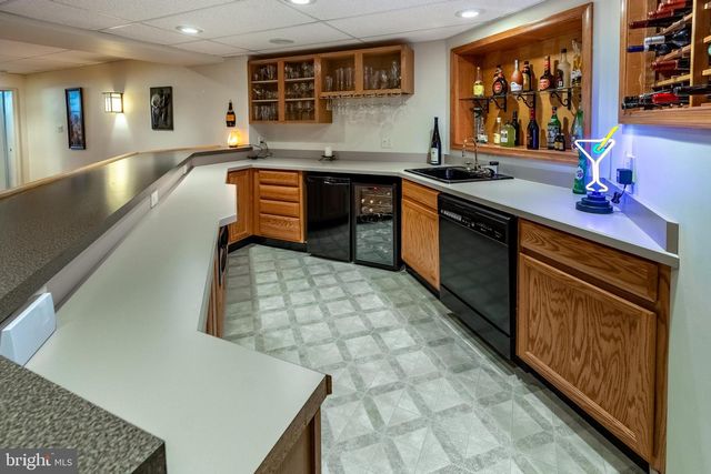 1 SYLVIA WAY, Robbinsville, NJ 08691