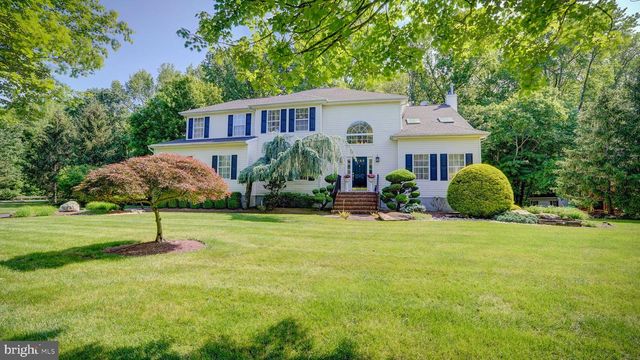 1 SYLVIA WAY, Robbinsville, NJ 08691
