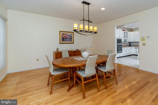1 SYLVIA WAY, Robbinsville, NJ 08691