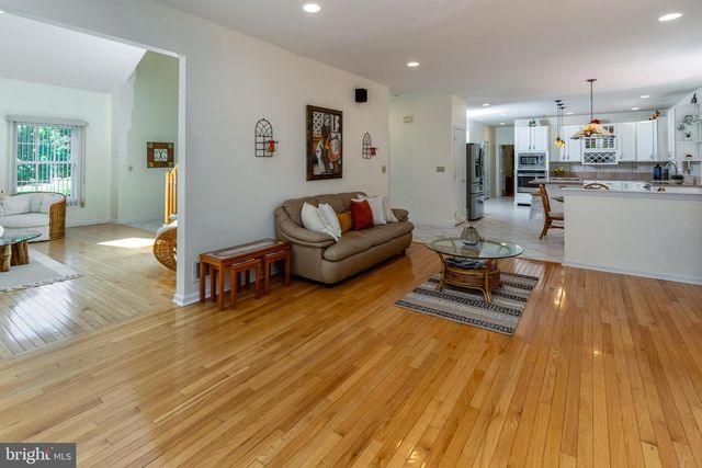 1 SYLVIA WAY, Robbinsville, NJ 08691