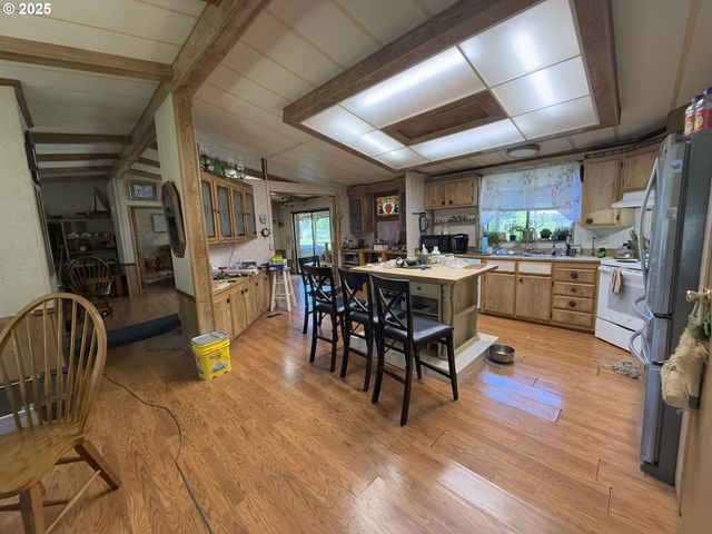 5189 STRICKLAND CANYON Rd, Roseburg, OR 97471