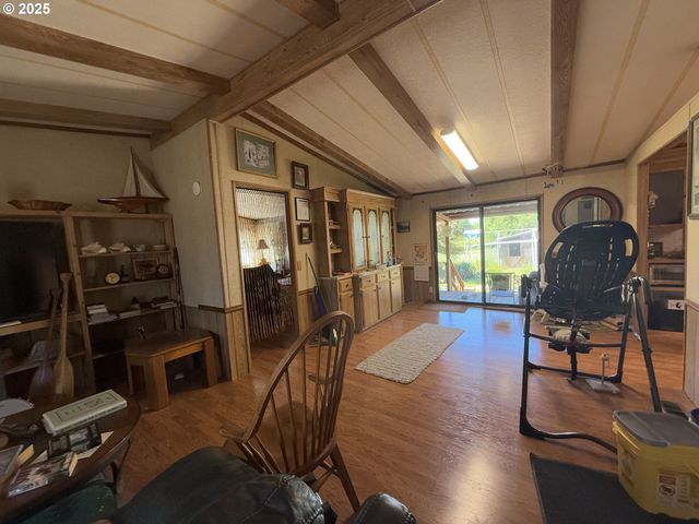 5189 STRICKLAND CANYON Rd, Roseburg, OR 97471